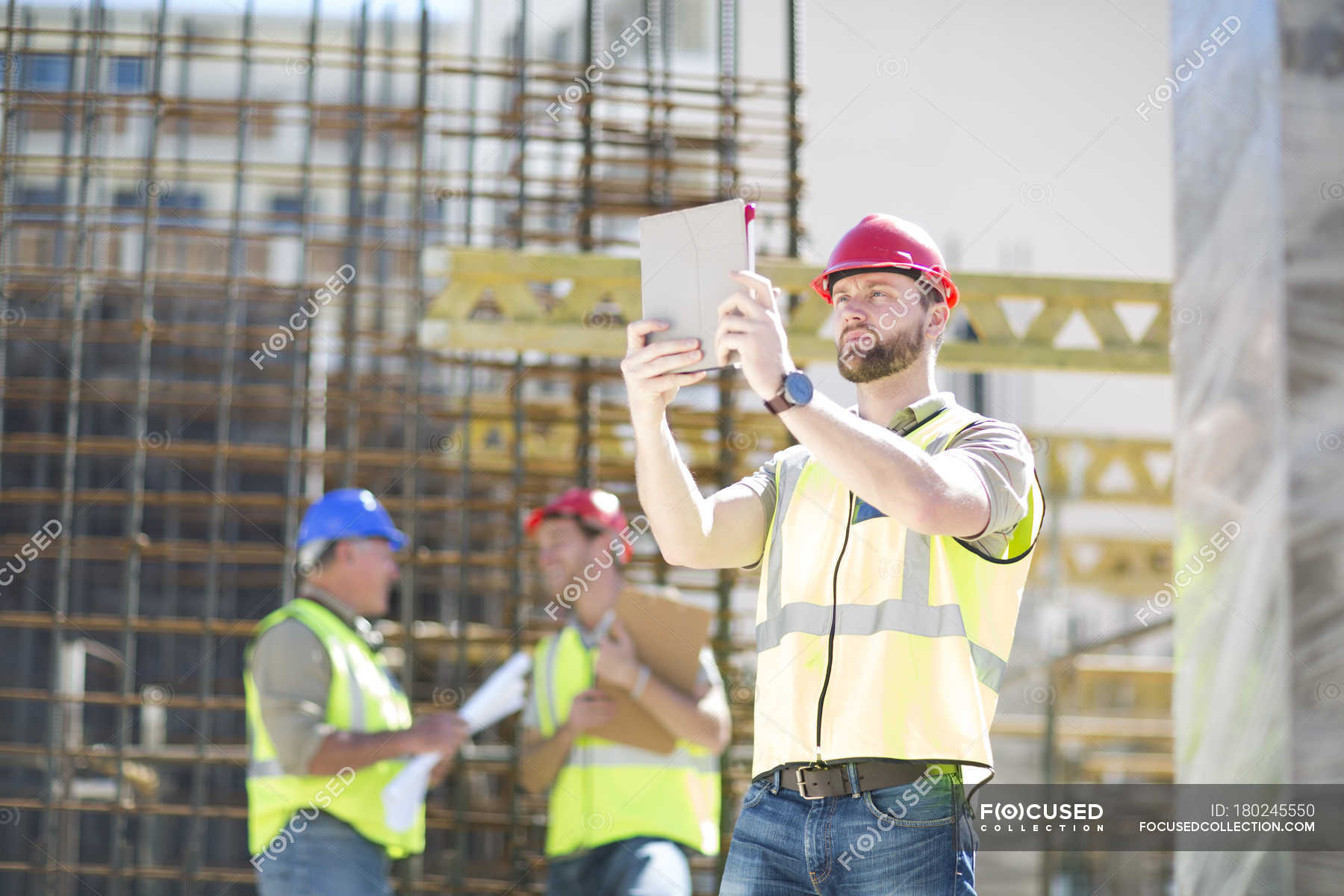 Польская строительная компания примет строителей многих специальностей 