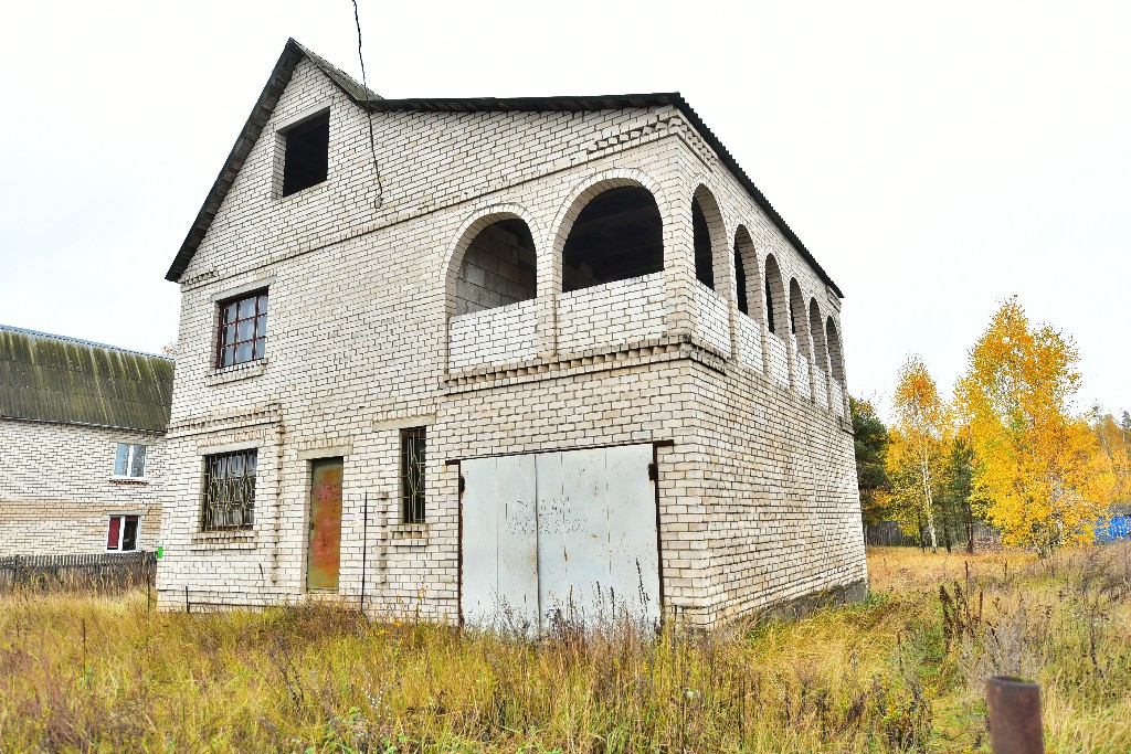 Продается кирпичный дом в аг.Вежи,70 км от Минска. Слуцкий район